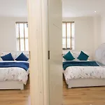 Evergreen Apartments-Flat 4, London