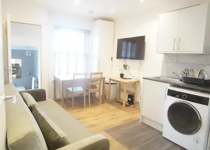 Evergreen Apartments-Flat 4, London